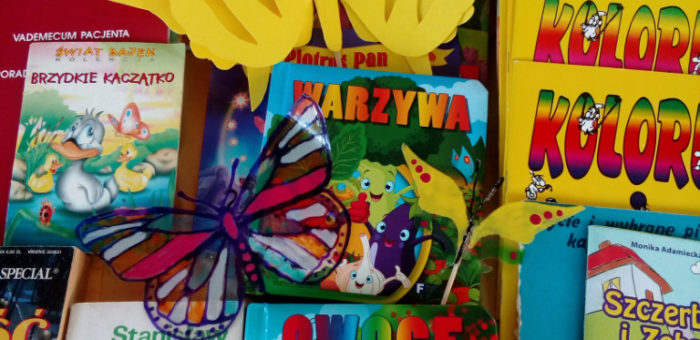 Książka i motyl za wsparcie dla Hospicjum