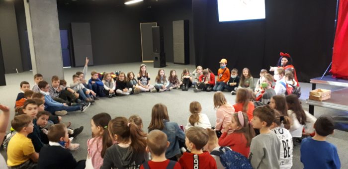 Teatr Emocja | Klasy 1b – 2a – 3b