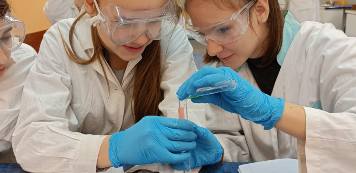 Lekcje chemii w naszej SP2