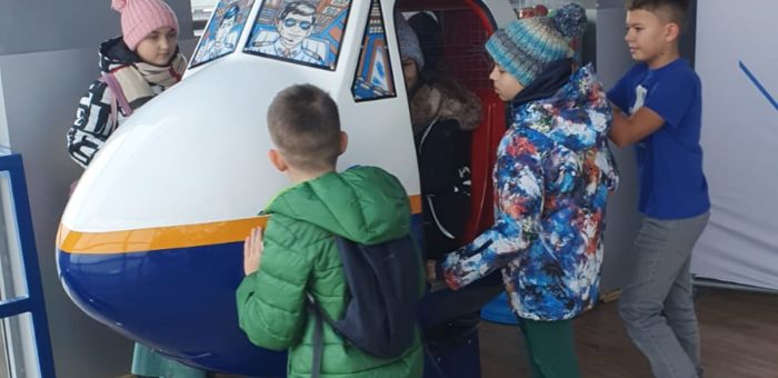 Wycieczka na lotnisko | Klasa 5B